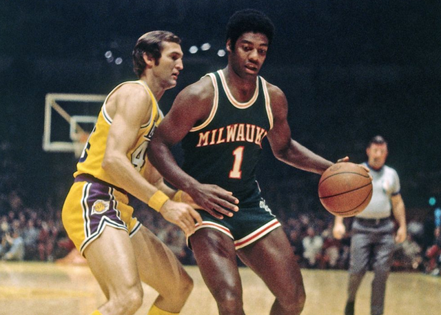 然而更引人 然而更引人